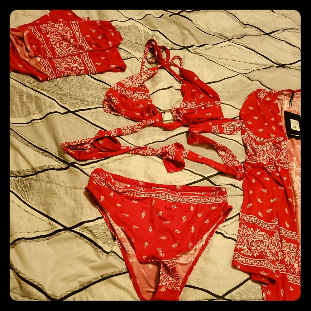 Fashion nova 3 piece bikini set size M NWT